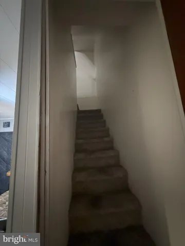 a view of a livingroom with furniture