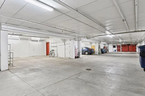 $775,000 | 311 Coventry Lane, Edina, MN 55435