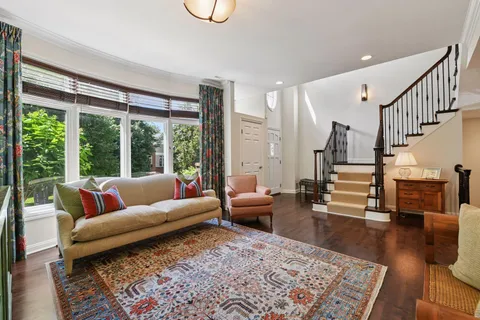 $775,000 | 311 Coventry Lane, Edina, MN 55435