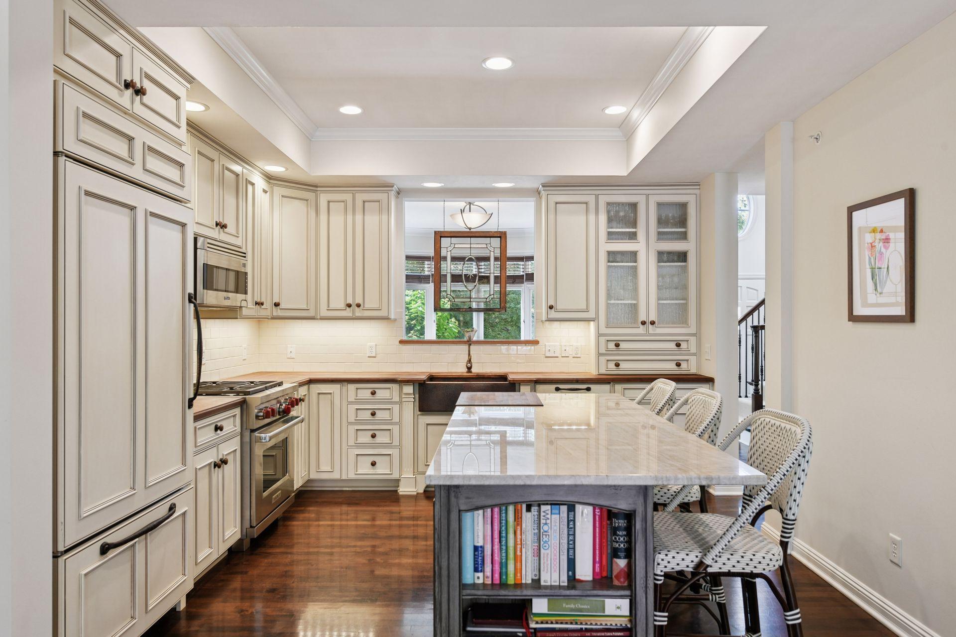 311 Coventry Lane Edina, MN 55435 - Photo 8 of 38