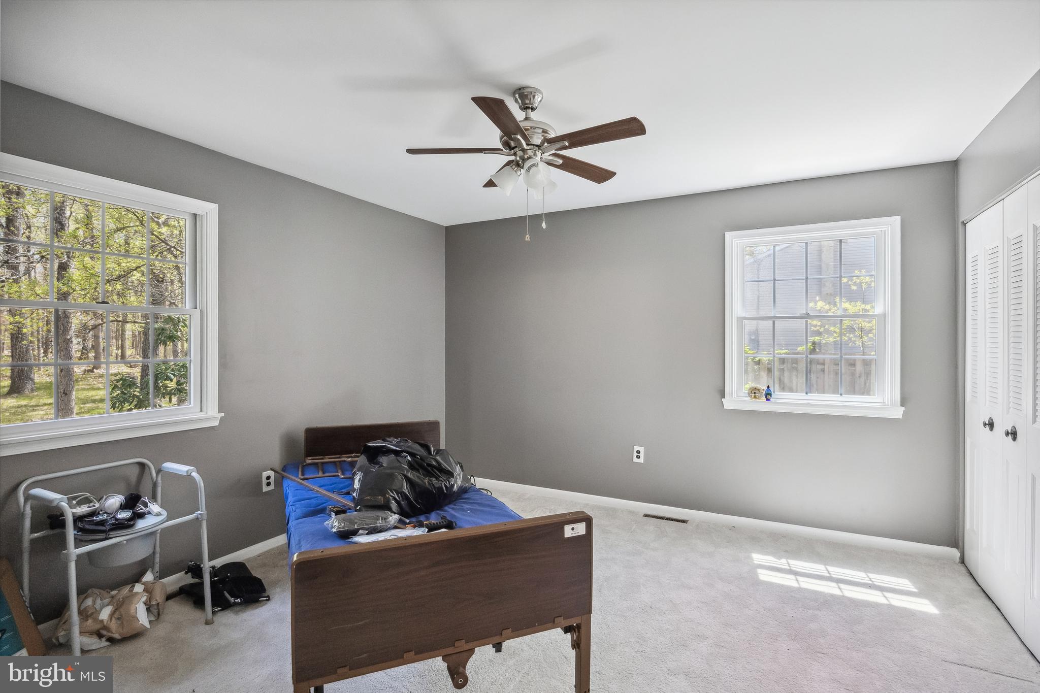 88 Oakshade Road Tabernacle, NJ 08088 - Photo 15 of 34 a living room with furniture and a window