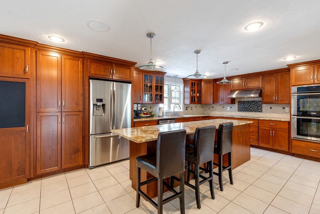 168 Longhill Road Franklin, MA 02038 - Photo 4 of 31