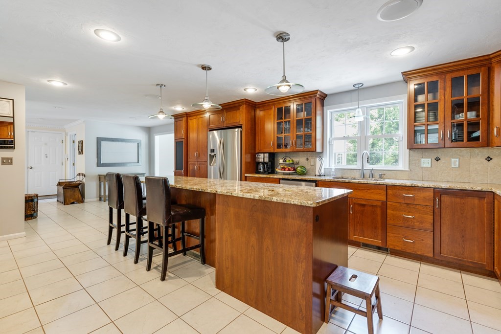 168 Longhill Road Franklin, MA 02038 - Photo 6 of 31