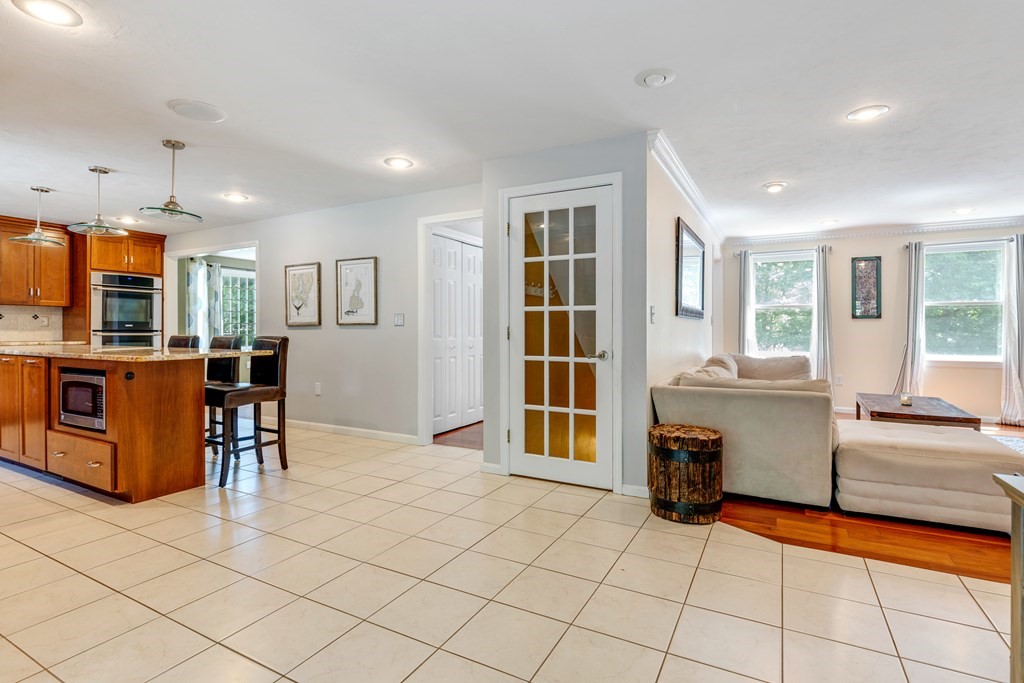 168 Longhill Road Franklin, MA 02038 - Photo 10 of 31