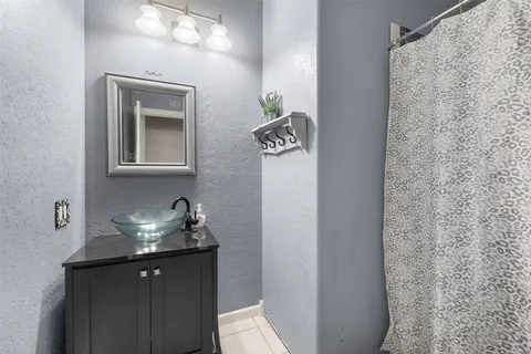 $879,000 | 1283 Kenney Hall Road, Brenham, TX 77833