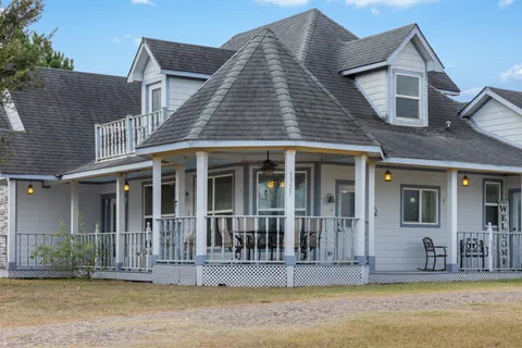 $879,000 | 1283 Kenney Hall Road, Brenham, TX 77833