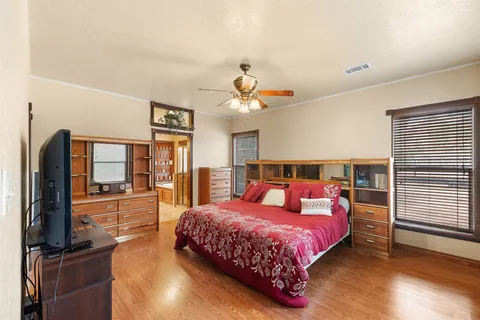 $879,000 | 1283 Kenney Hall Road, Brenham, TX 77833