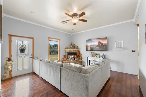 $879,000 | 1283 Kenney Hall Road, Brenham, TX 77833