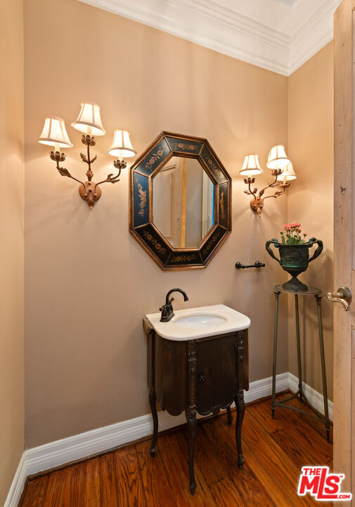 4818 Roma Court Marina del Rey, CA 90292 - Photo 13 of 46 Gallery Image 13