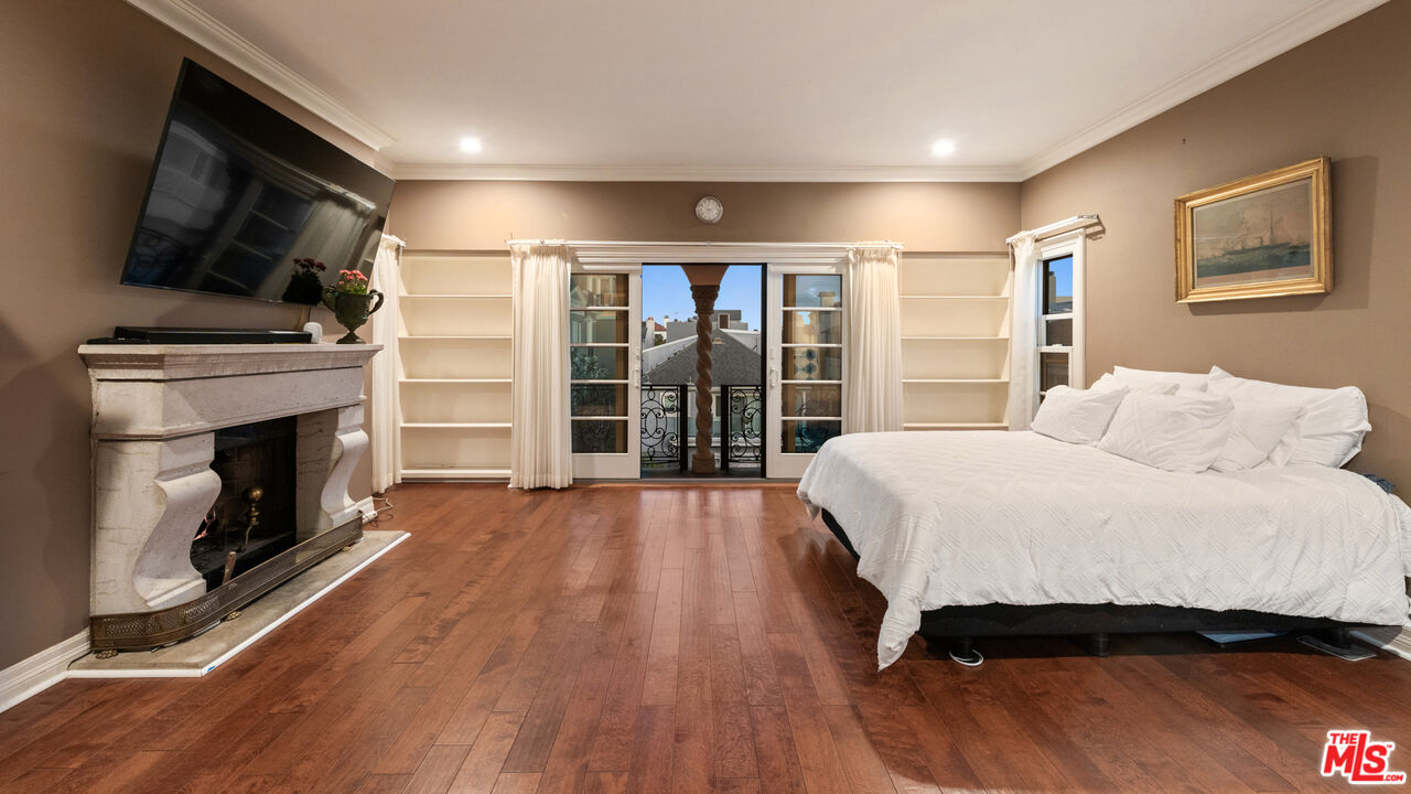 4818 Roma Court Marina del Rey, CA 90292 - Photo 21 of 46 Gallery Image 21