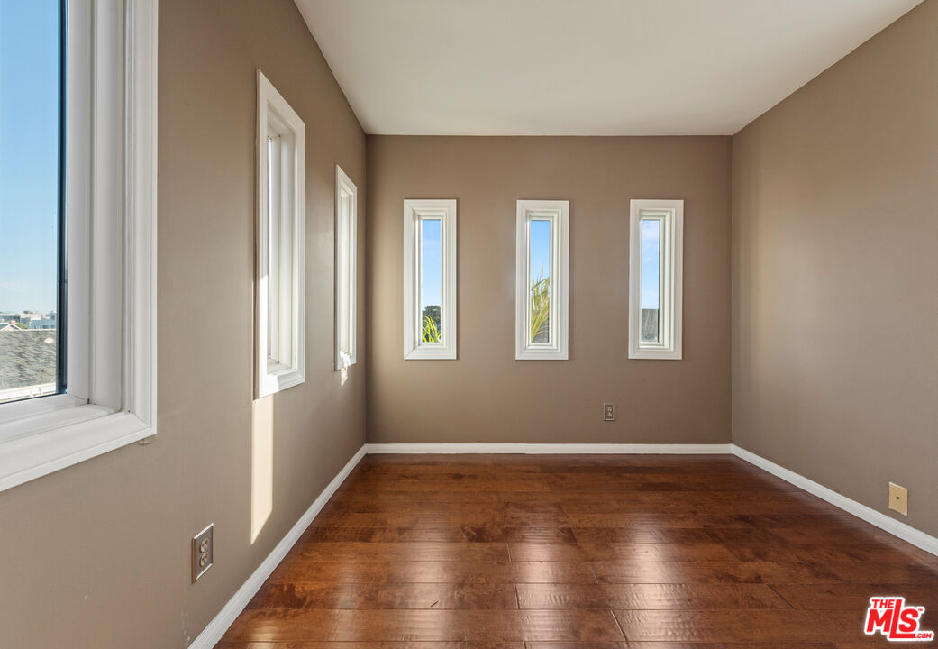 4818 Roma Court Marina del Rey, CA 90292 - Photo 35 of 46 Gallery Image 35
