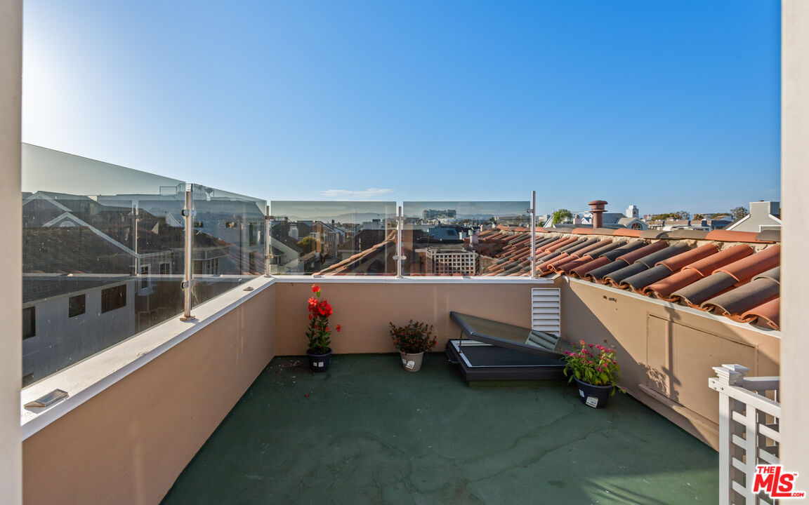 4818 Roma Court Marina del Rey, CA 90292 - Photo 36 of 46 Gallery Image 36