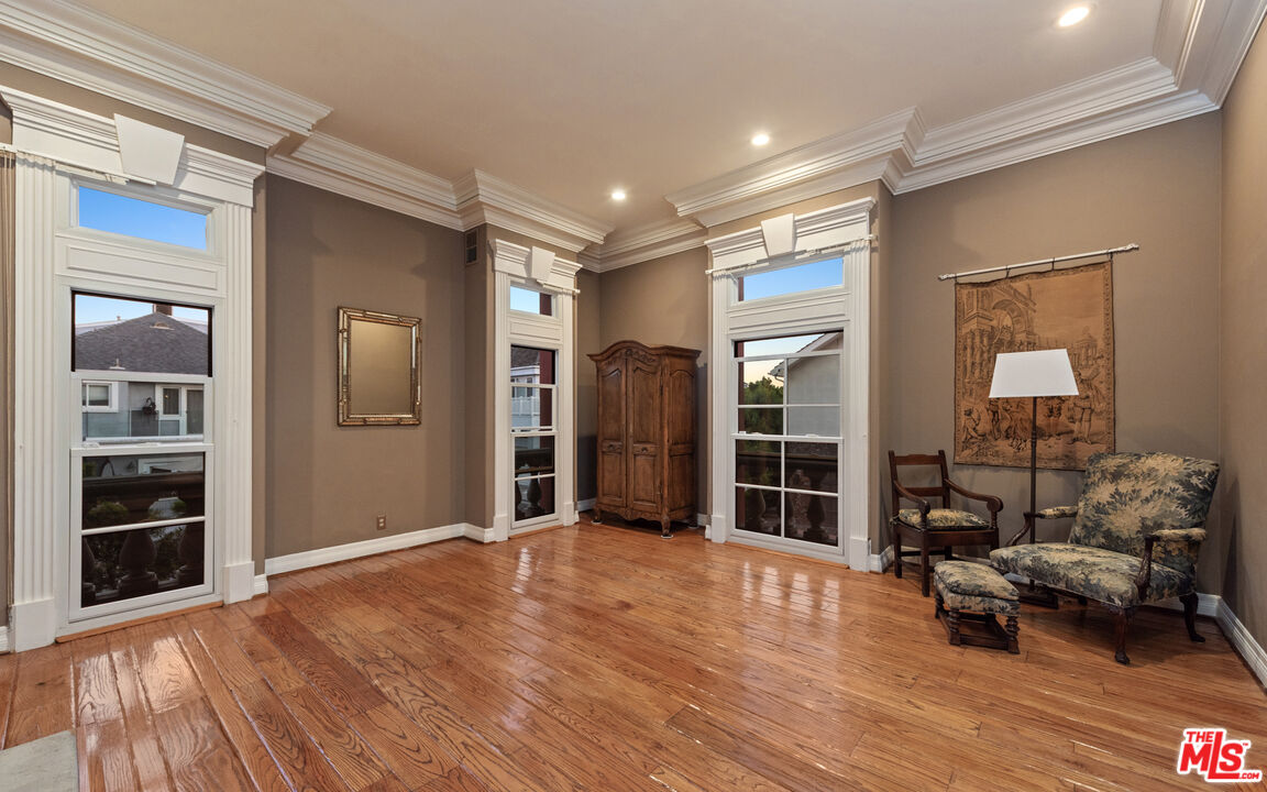4818 Roma Court Marina del Rey, CA 90292 - Photo 8 of 46 Gallery Image 8