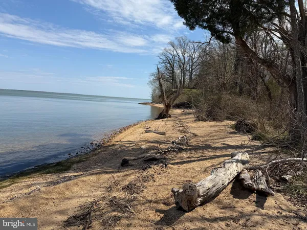 $1,139,000 | 8662 Sandy Beach Lane, King George, VA 22485