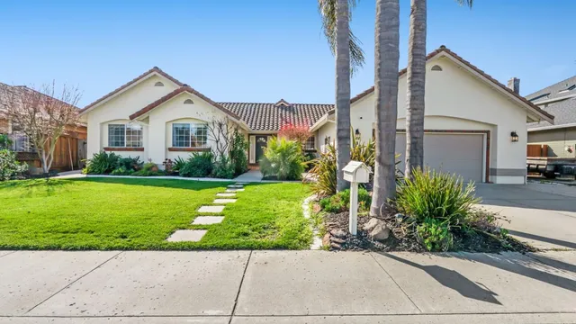 $885,000 | 381 Tina Drive, Hollister, CA 95023