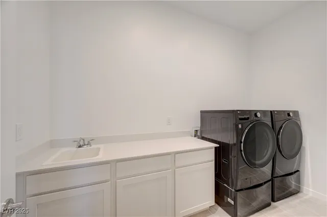 $999,000 | 3382 Creek Bend Avenue, Henderson, NV 89044