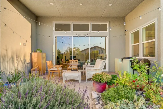 $999,000 | 3382 Creek Bend Avenue, Henderson, NV 89044