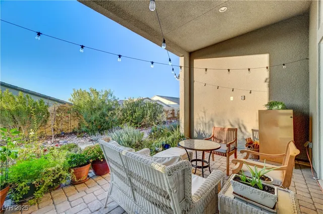 $999,000 | 3382 Creek Bend Avenue, Henderson, NV 89044