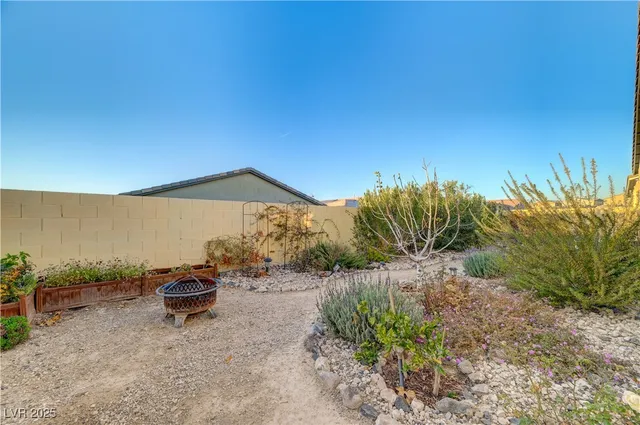 $999,000 | 3382 Creek Bend Avenue, Henderson, NV 89044