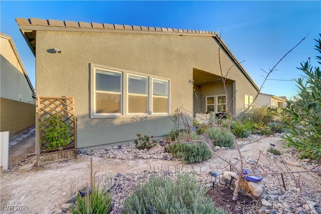 $999,000 | 3382 Creek Bend Avenue, Henderson, NV 89044