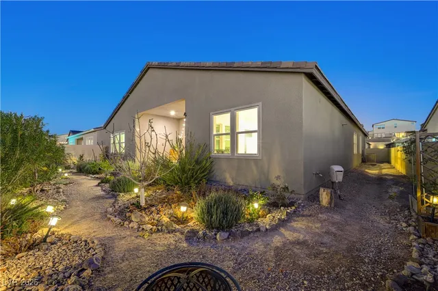 $999,000 | 3382 Creek Bend Avenue, Henderson, NV 89044