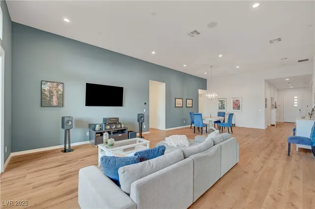 $999,000 | 3382 Creek Bend Avenue, Henderson, NV 89044