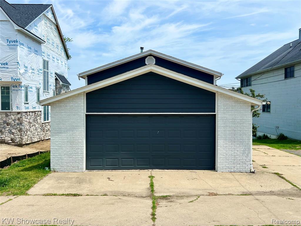 1869 Union Lake Road Commerce Township, MI 48382 - Photo 3 of 32