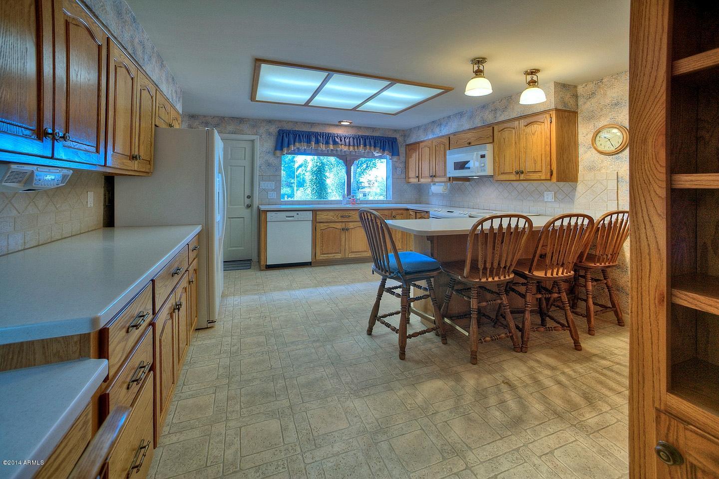 5431 East Camello Road Phoenix, AZ 85018 - Photo 14 of 28 5431ECamello-14