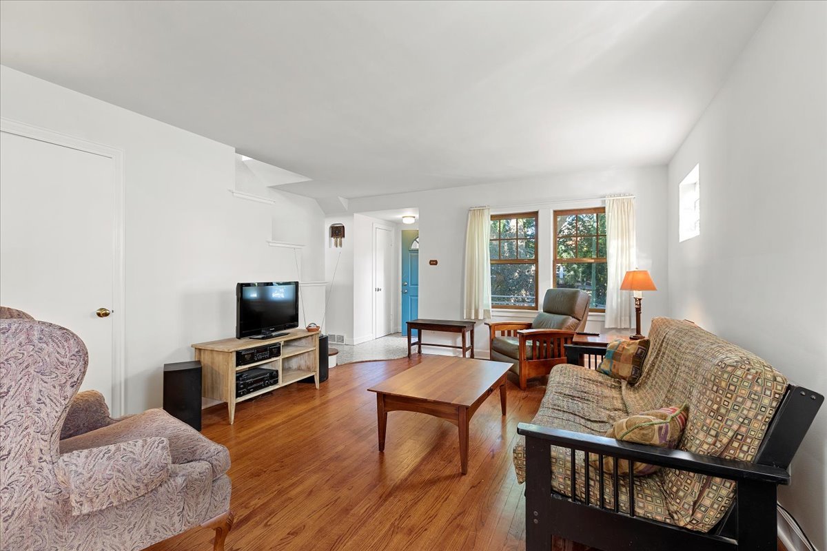 1916 North Rutherford Avenue Chicago, IL 60707 - Photo 3 of 20 Gallery Image 3