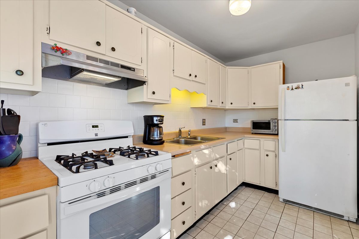 1916 North Rutherford Avenue Chicago, IL 60707 - Photo 6 of 20 Gallery Image 6