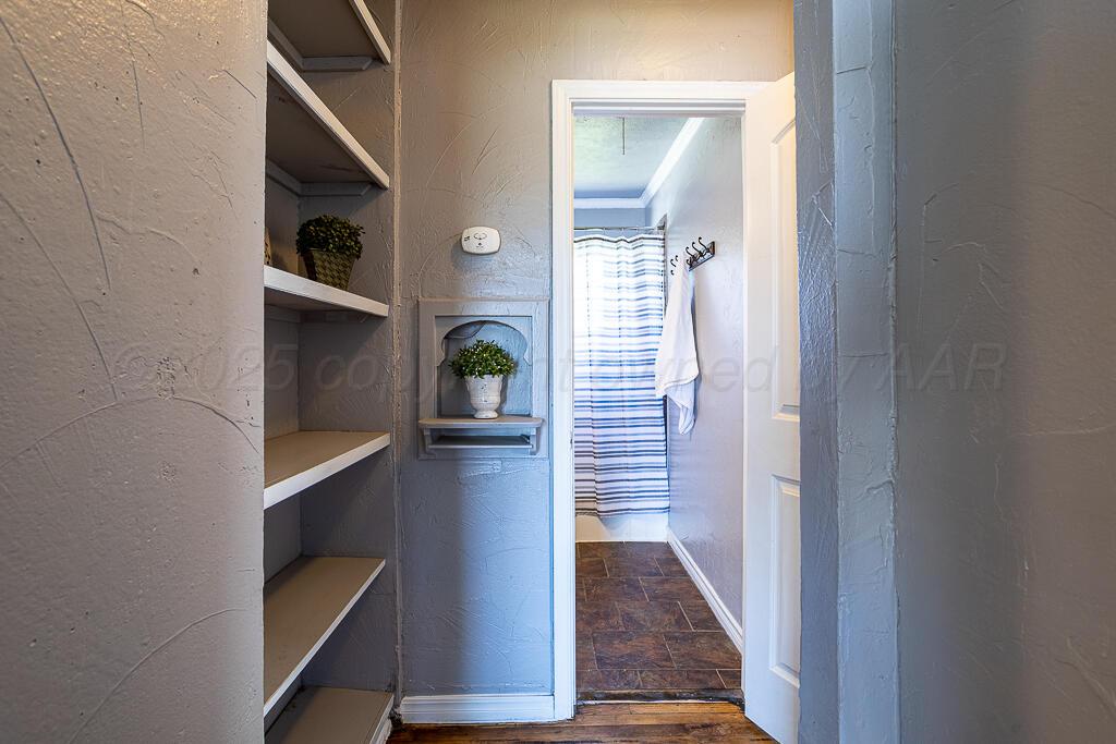 4103 Bowie Street Amarillo, TX 79110 - Photo 17 of 21 Hallway