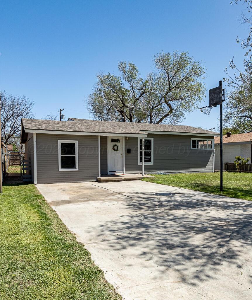 4103 Bowie Street Amarillo, TX 79110 - Photo 21 of 21 Driveway