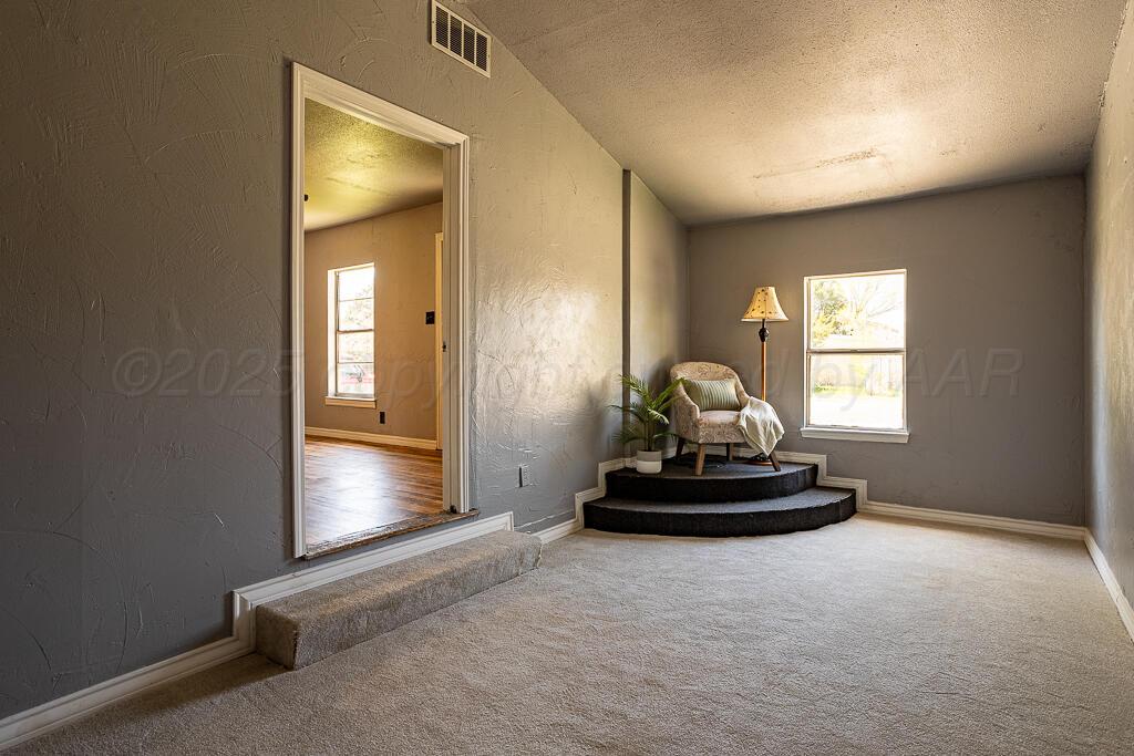 4103 Bowie Street Amarillo, TX 79110 - Photo 6 of 21 Primary Bedroom