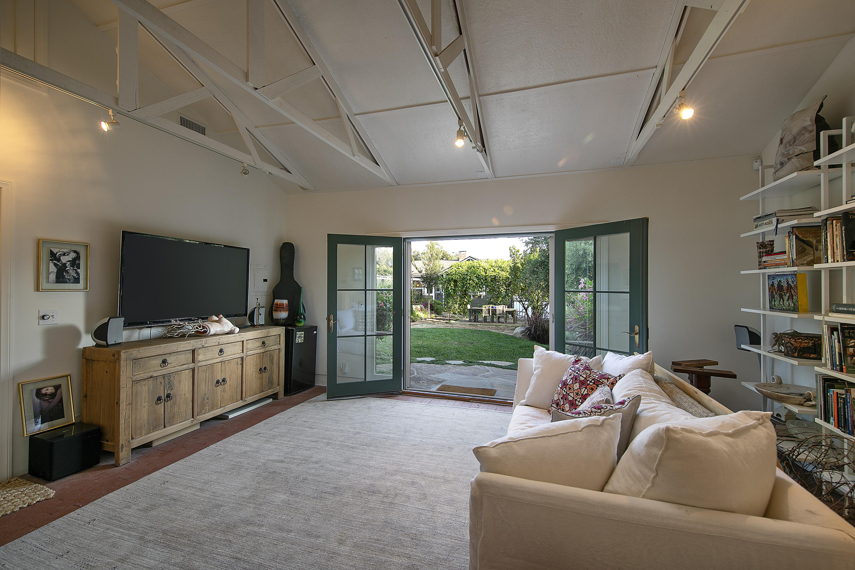 839 Mission Canyon Road Santa Barbara, CA 93105 - Photo 15 of 22 Guest cottage living room