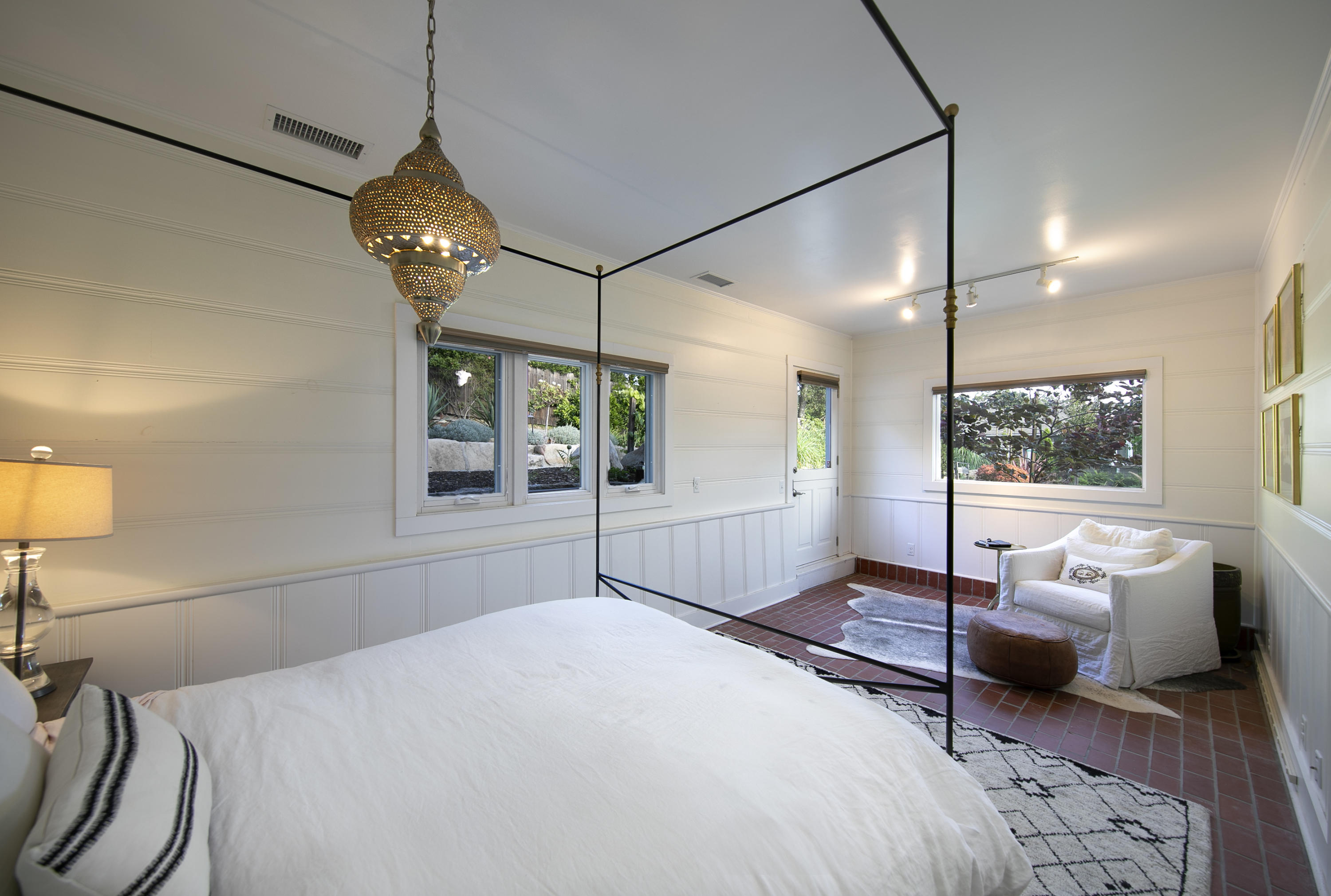 839 Mission Canyon Road Santa Barbara, CA 93105 - Photo 16 of 22 Guest cottage bedroom