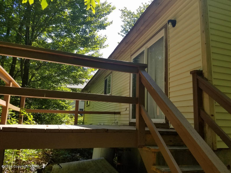 1652 Cotswald Road Tobyhanna, PA 18466 - Photo 3 of 12 20160829_114728 (800x600)