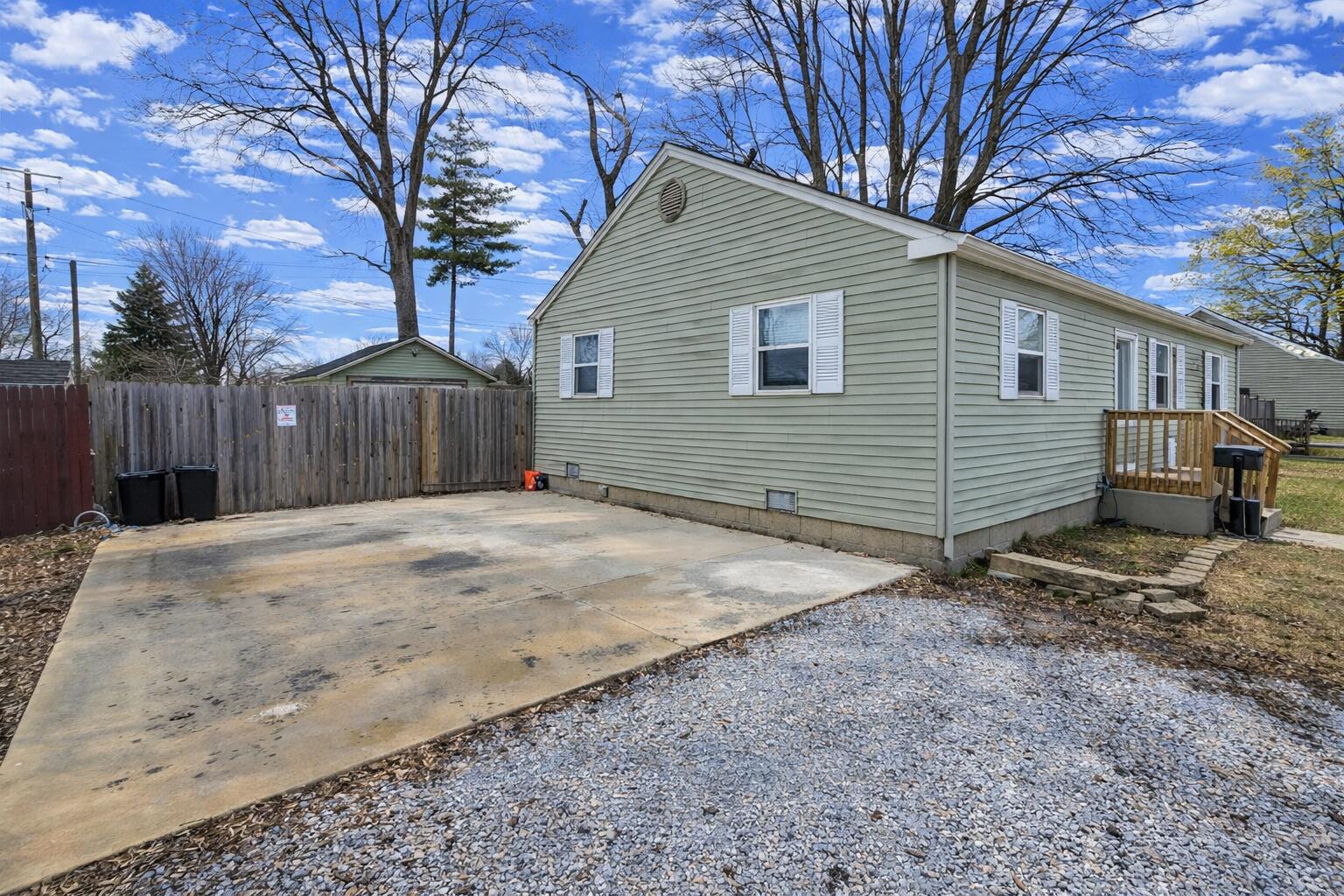 1909 Minnie Street Port Huron, MI 48060 - Photo 2 of 17 1000014679