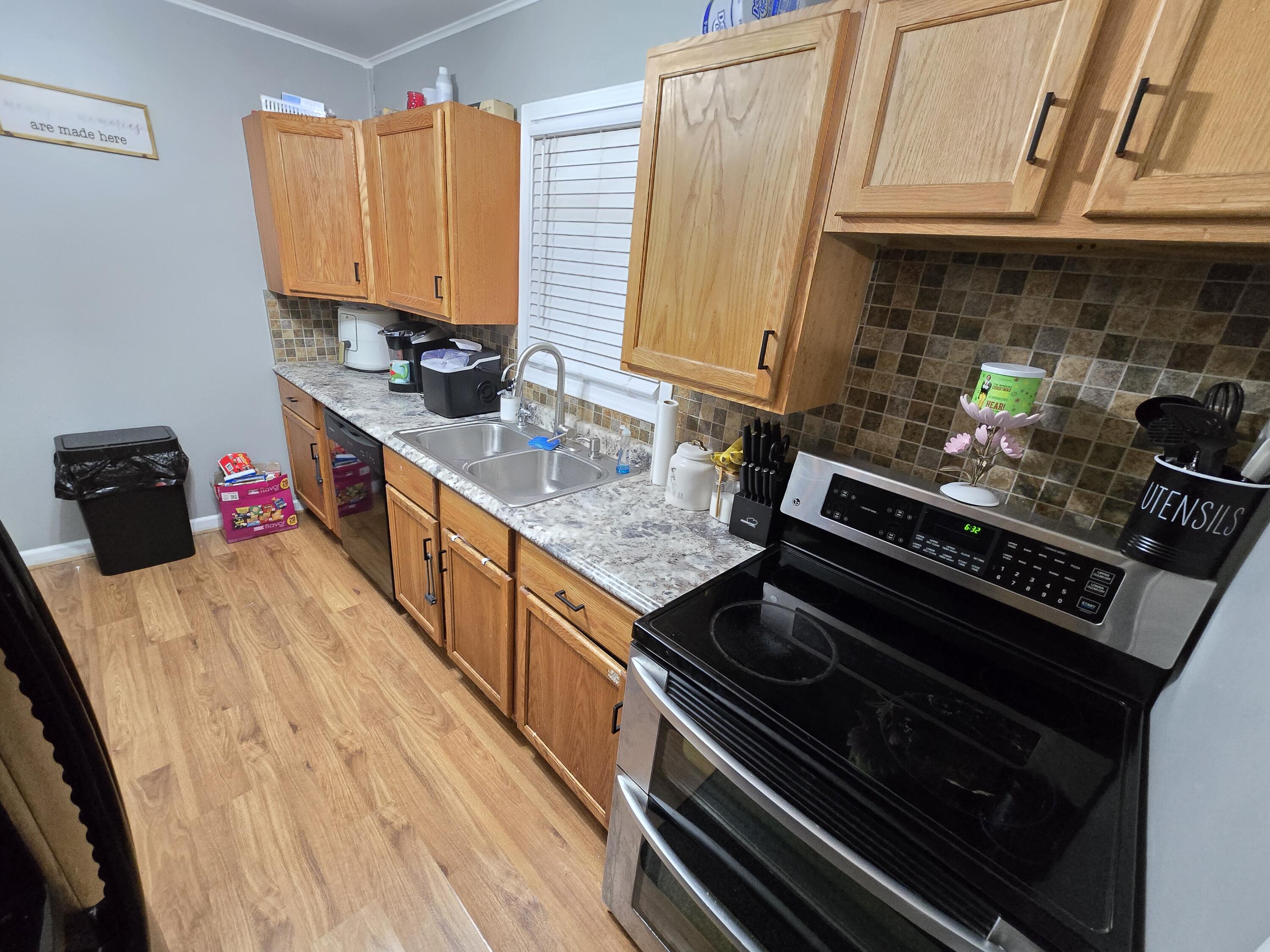 1909 Minnie Street Port Huron, MI 48060 - Photo 7 of 24 20260121_183342