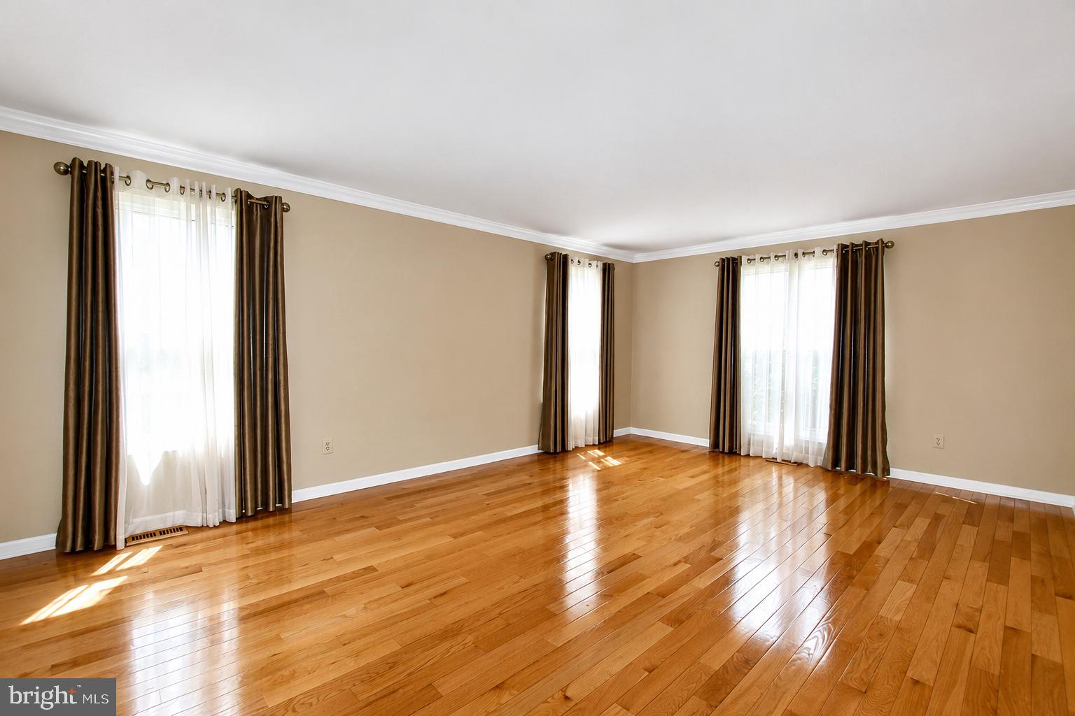44 Brookline Clementon, NJ 08021 - Photo 17 of 35 Formal Living Room