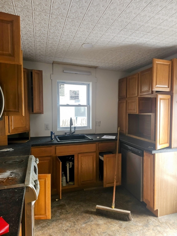 17 Sherwin Street Ware, MA 01082 - Photo 5 of 36 Gallery Image 5