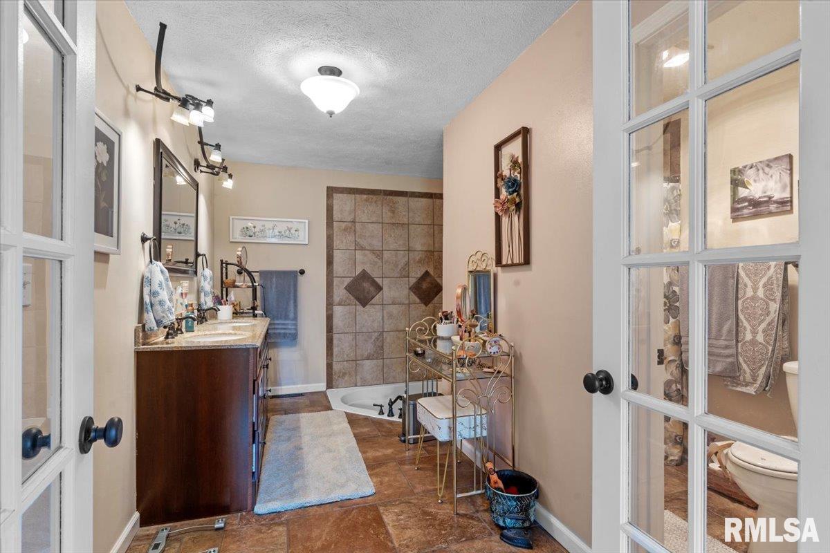 23751 Homestead Lane Athens, IL 62613 - Photo 31 of 54 Gallery Image 31