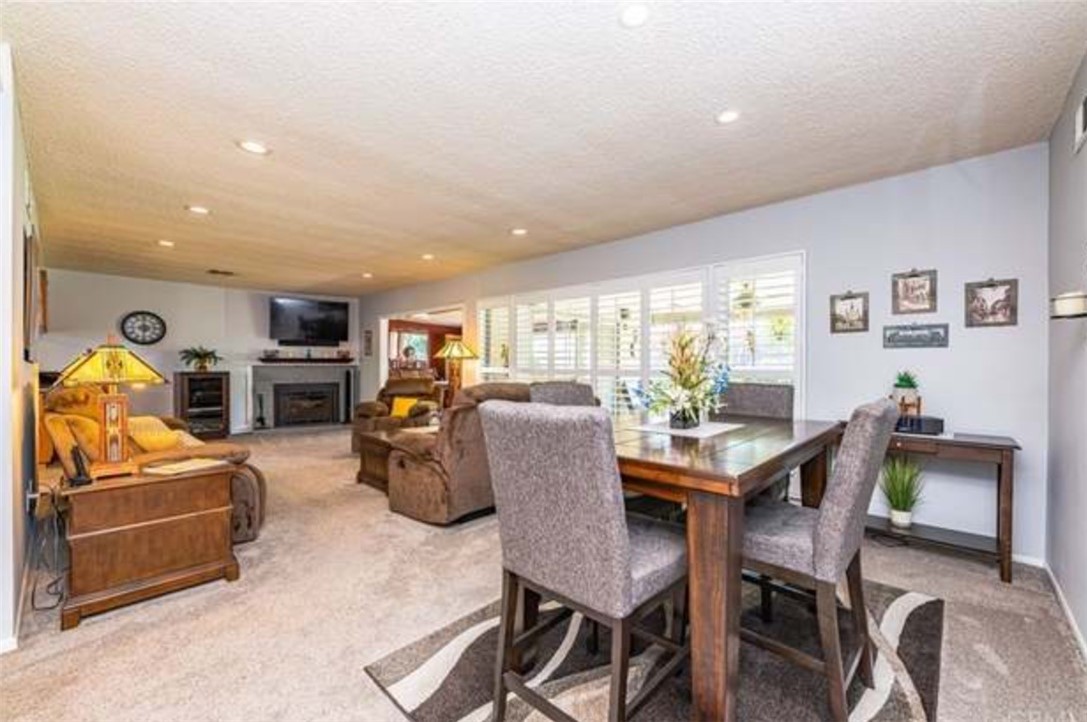 2390 Gloucester Way Riverside, CA 92506 - Photo 5 of 40 Gallery Image 5
