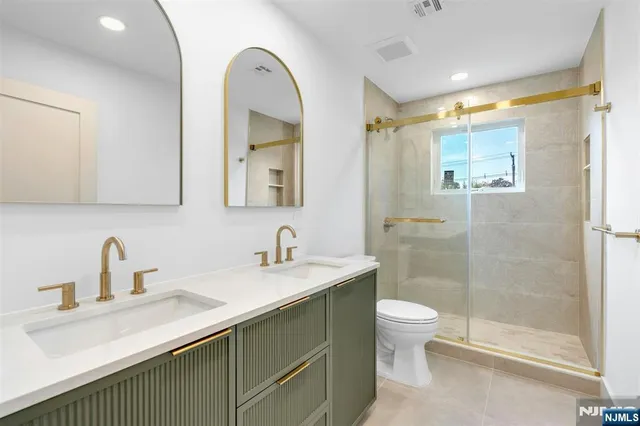 $1,690,000 | 204 Woodland Road, New Milford, NJ 07646