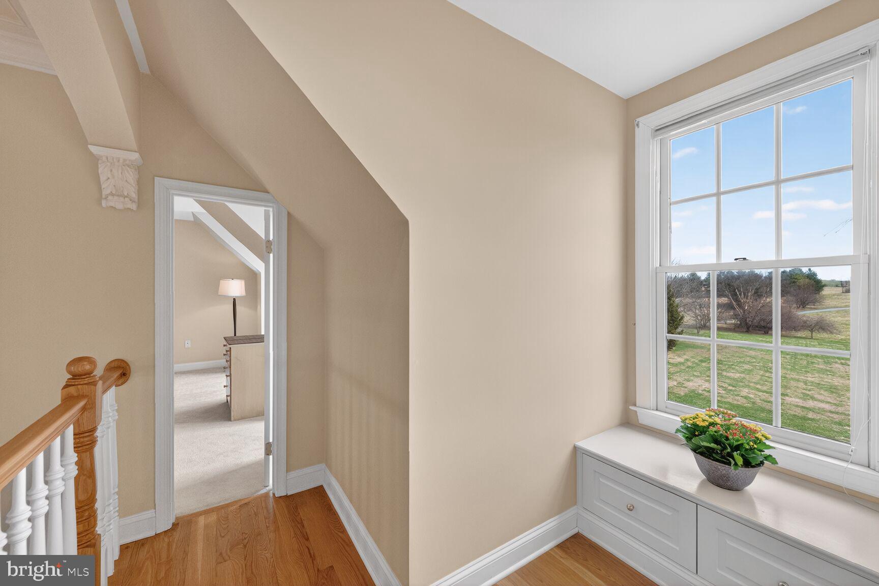 15371 Limestone School Road Leesburg, VA 20176 - Photo 48 of 54 Bright and airy corner nook.