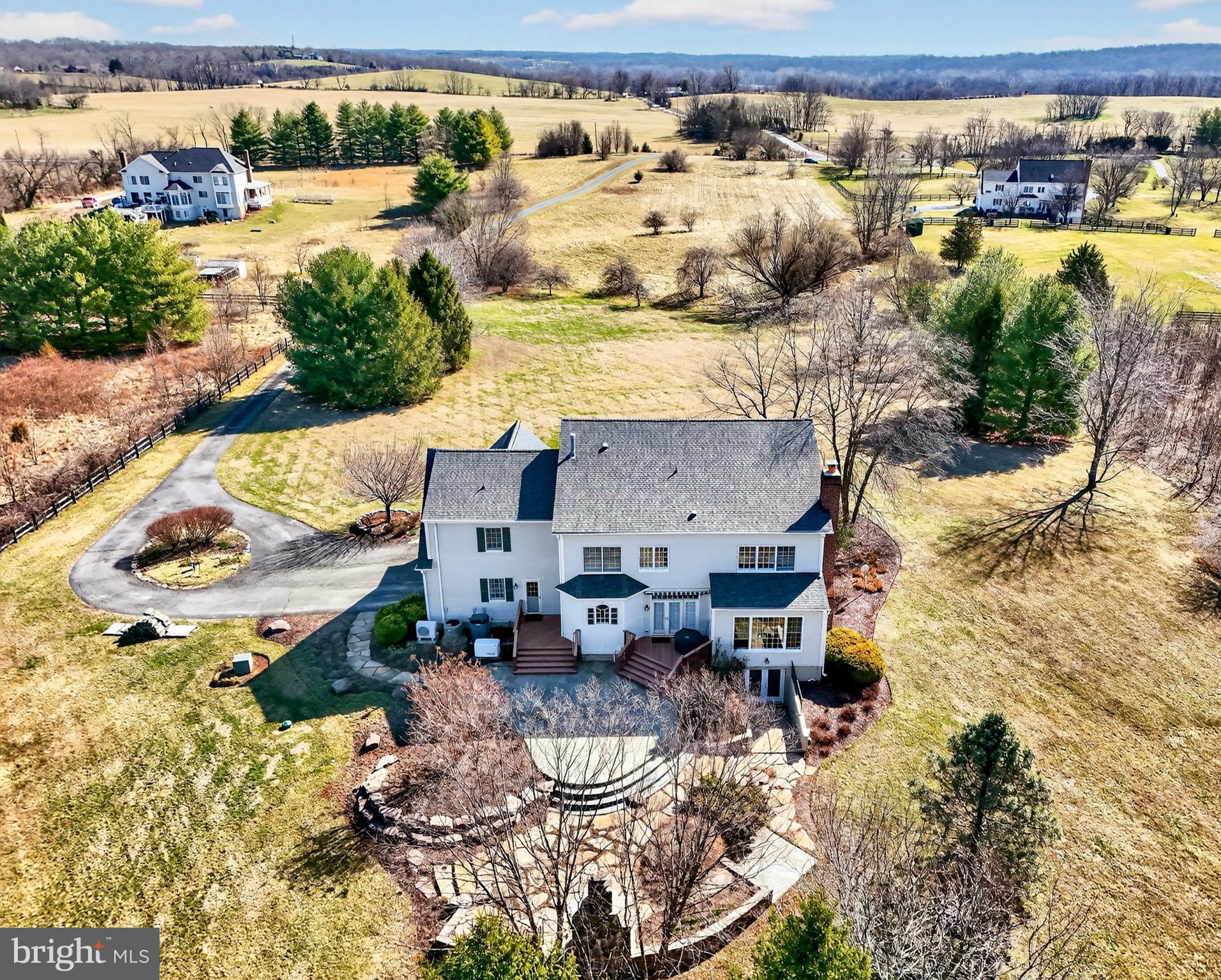 15371 Limestone School Road Leesburg, VA 20176 - Photo 5 of 54 Sprawling countryside retreat with scenic views.