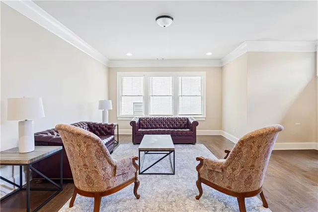 a view of a livingroom with furniture