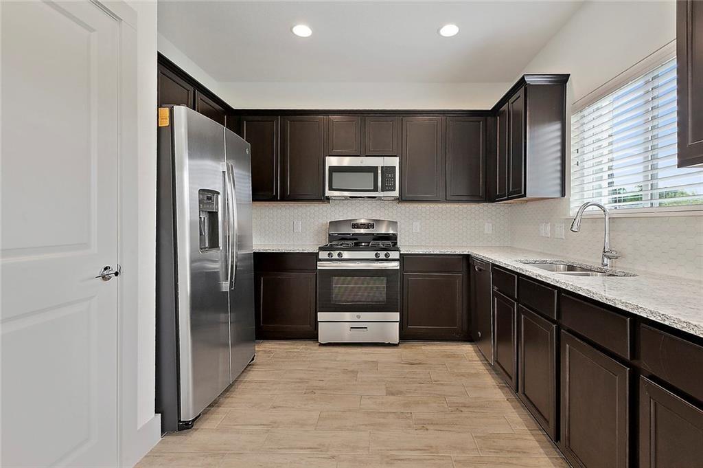 2064 Local Rebel Loop Leander, TX 78641 - Photo 3 of 19