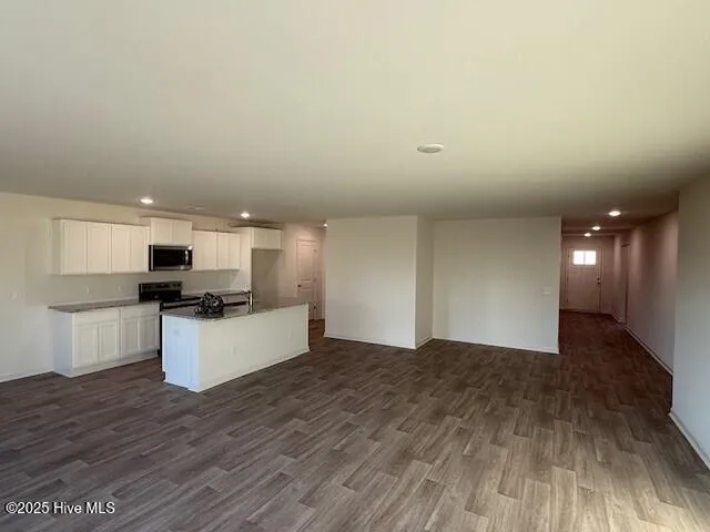 $1,950 | 143 Maymont Street Northwest, Supply, NC 28462