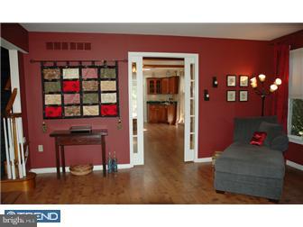 1080 Grenoble Road Warminster, PA 18974 - Photo 5 of 25 Living Room