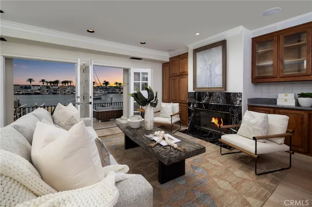 $10,695,000 | 339 Via Lido Soud, Newport Beach, CA 92663